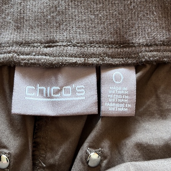 🎄CHICOS WOMENS BERMUDA SHORTS SIZE 0 (US S/4) TAN - Picture 10 of 12